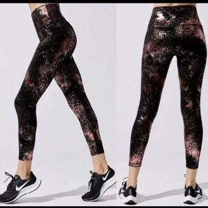 ‼️RARE‼️🎸CARBON38 🎸🔥NWT🔥HOT FOIL HIGH RISE 7/8 LEGGING in Black/Pink— XS
